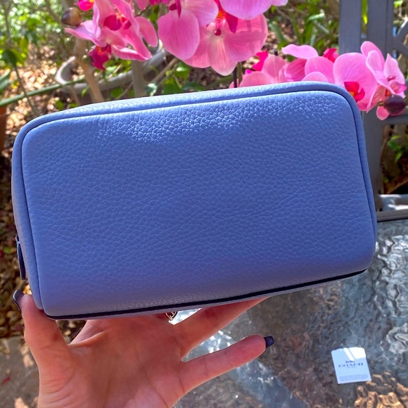 Disney X Coach Blue Periwinkle Boxy Cosmetic Case With Cinderella - Picture 12 of 17